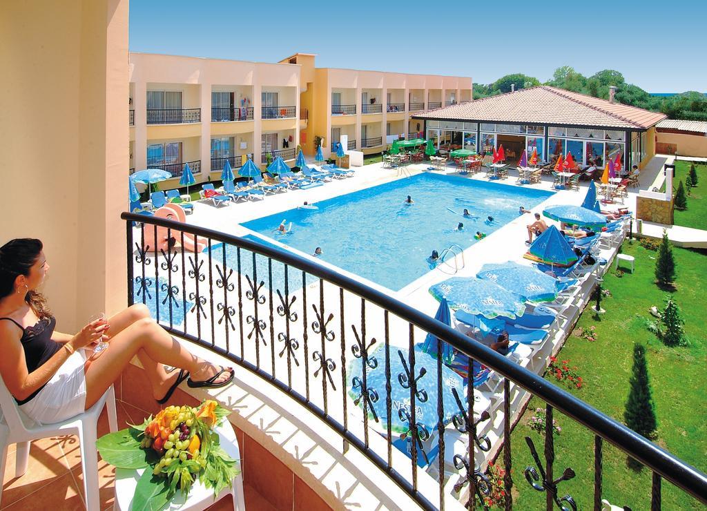 Sayanora Hotel Сиде Екстериор снимка