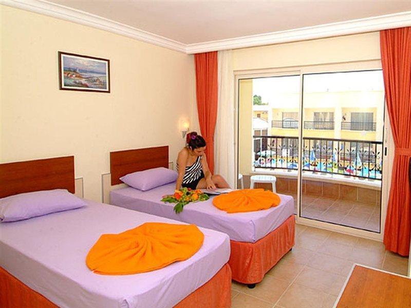 Sayanora Hotel Сиде Екстериор снимка